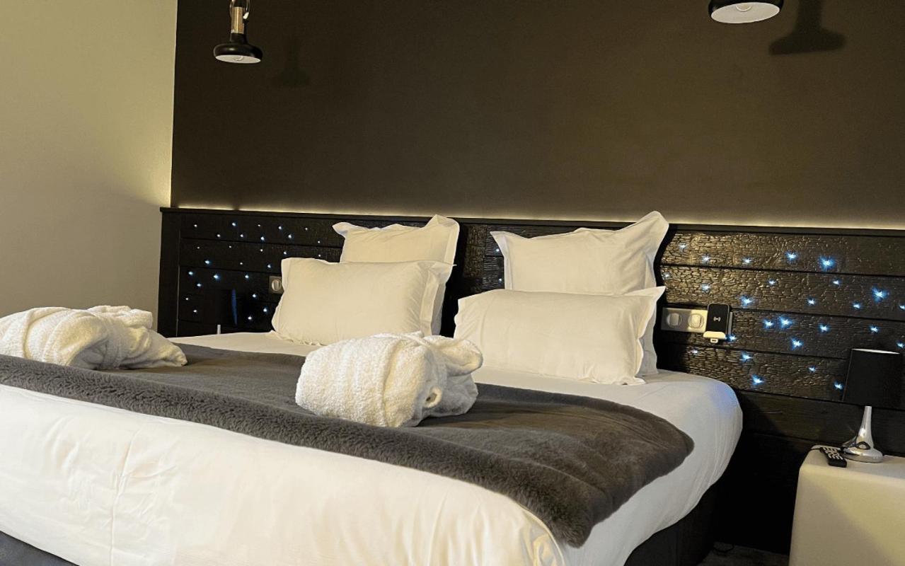 אומונט-אוברק Logis Hotel Et Spa Chez Camillou חדר תמונה